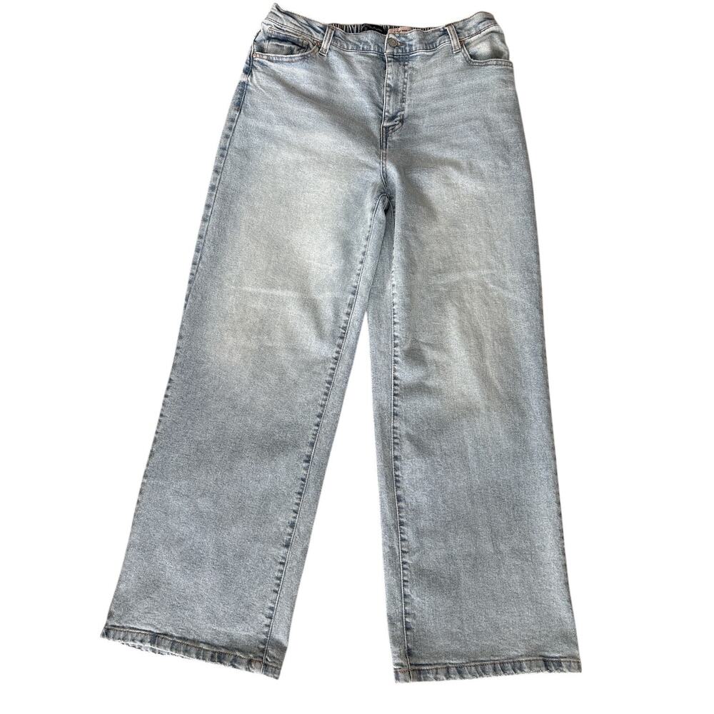 BCBG Generation Baggy Wide Leg Jeans Women’s 13x31 Light Wash Blue Elastic Waist